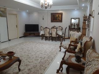 فروش فوری آپارتمان 100 متری در یوسف آباد 