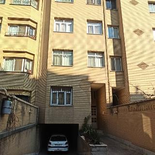 چهار واحد آپارتمان  90متری  با  180متر زمین در شمال ستارخان بصورت یکجا فروش